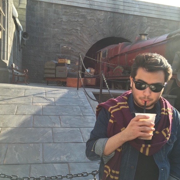 Meet your Posher, Adrian - Picture 1 of 1