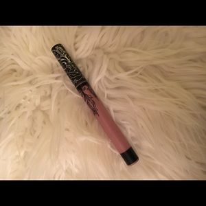 Kat Von D liquid lipstick requiem