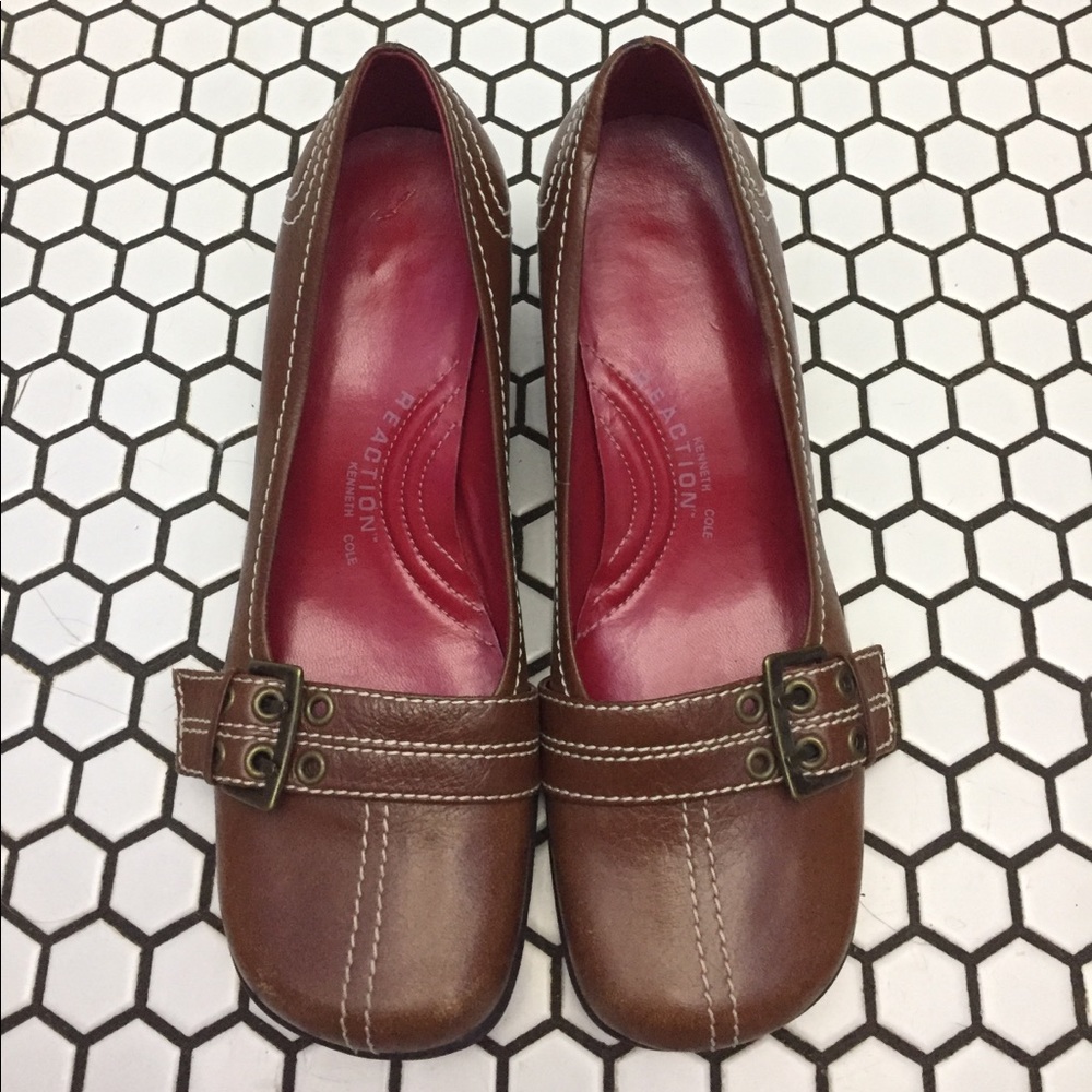 Kenneth Cole Reaction buckle kitten heels