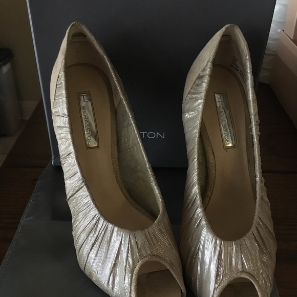 Heels - Picture 3 of 4