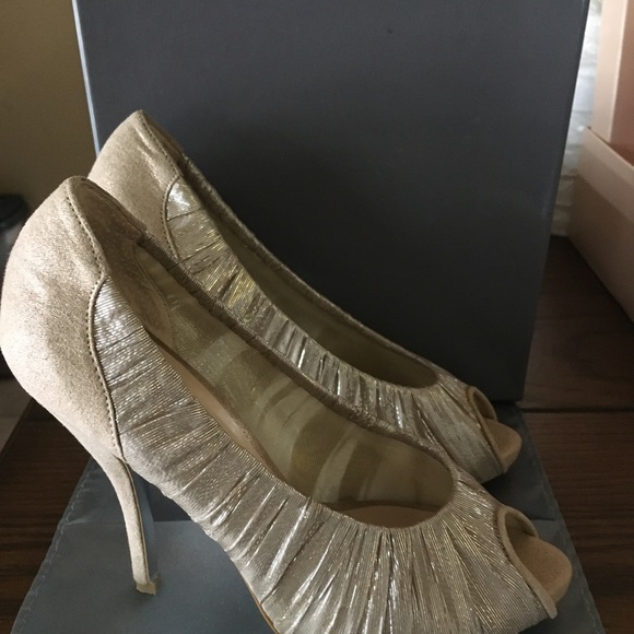 Heels - Picture 4 of 4