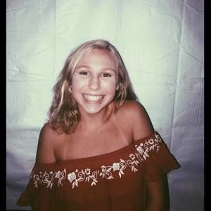 Meet your Posher, Ella