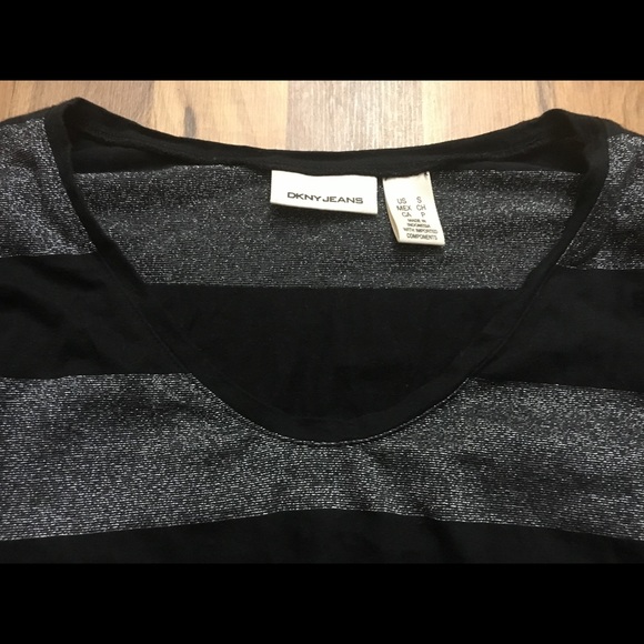 🚨 10/$20 bundle SALE 🚨 Dkny Womens Size Small Grey Shimmer Top - Picture 6 of 8