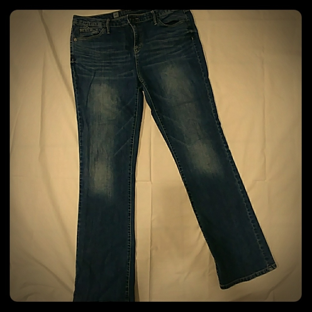 Curvy bootcut jeans!