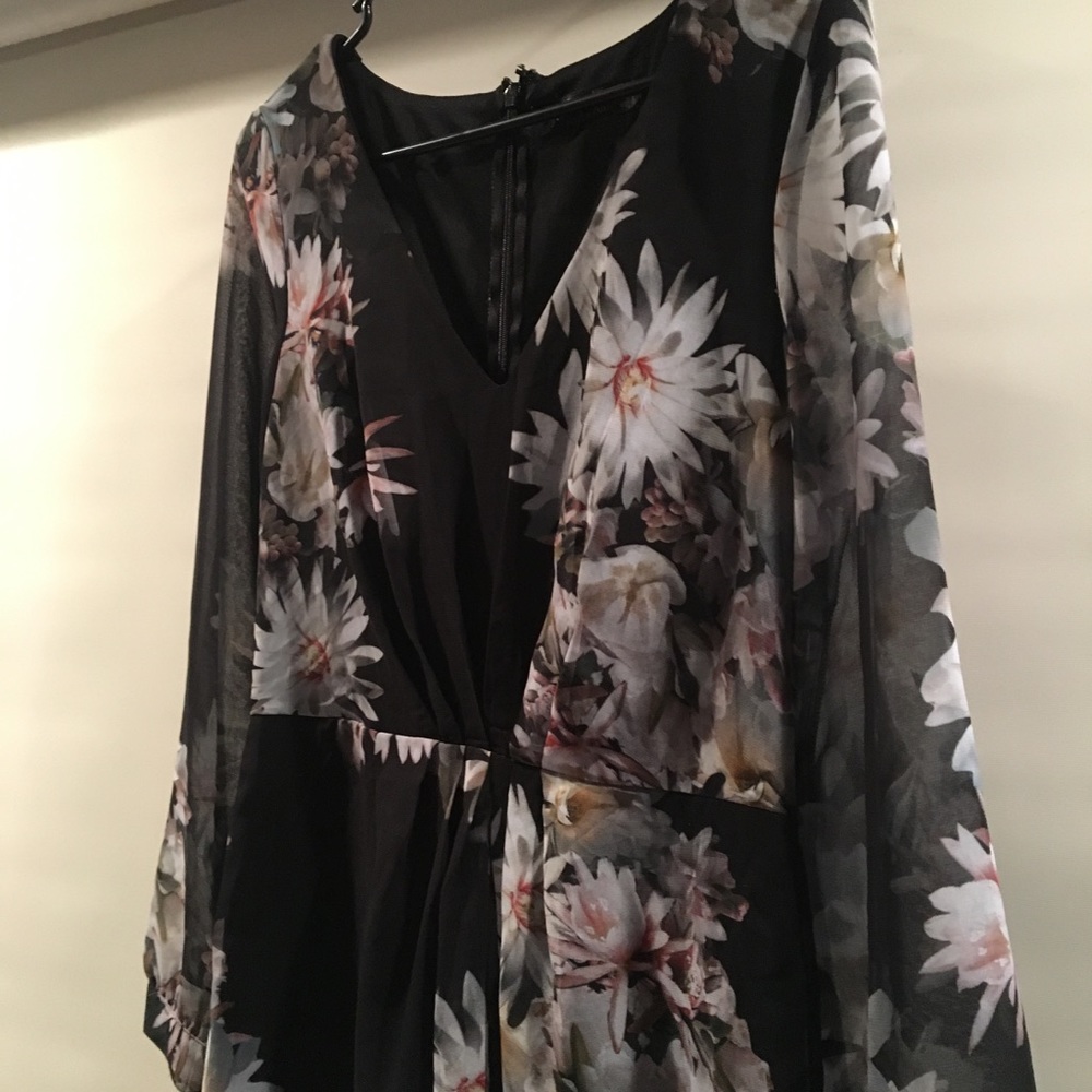 ❌ SOLD • Floral Romper (Size 8)