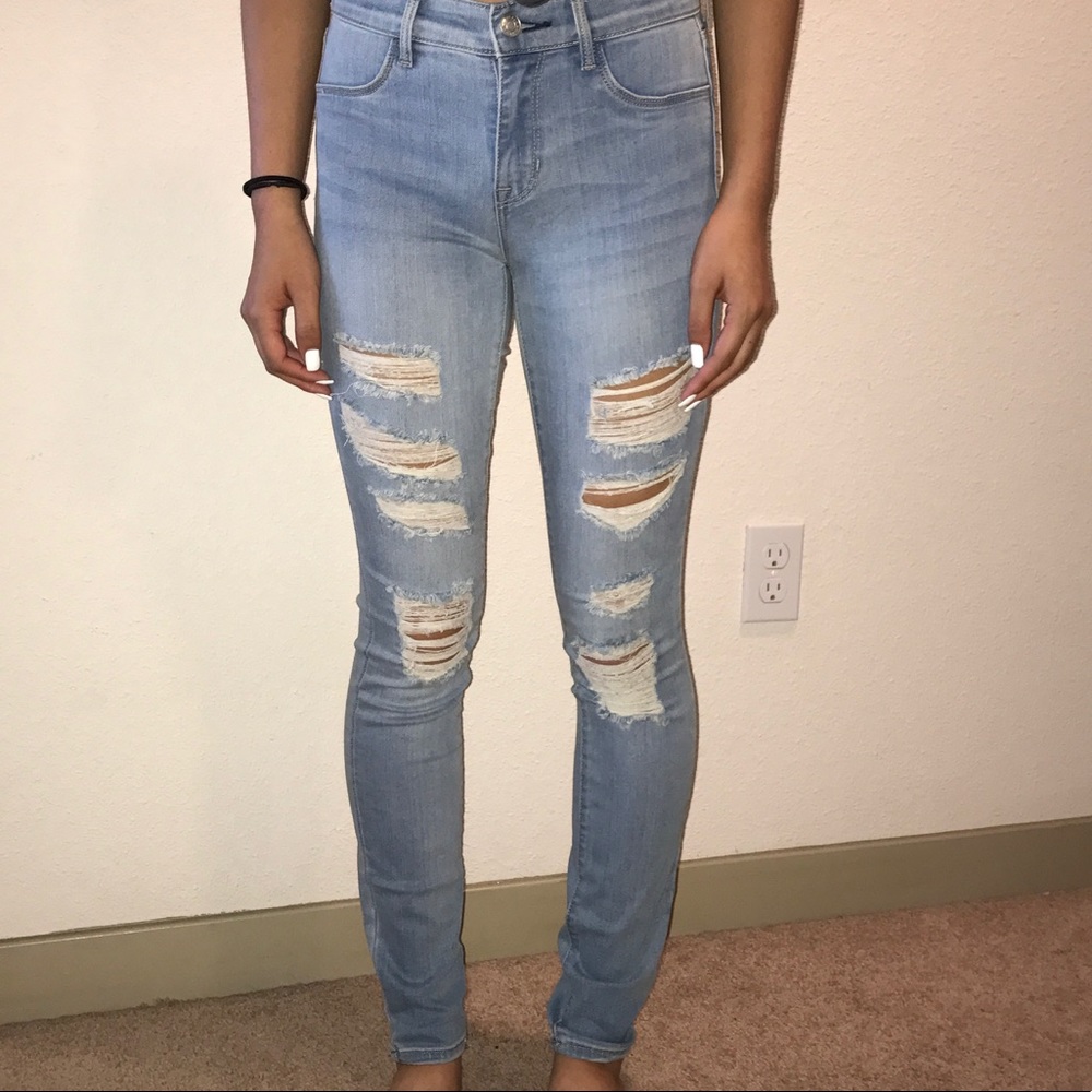 light blue ripped jeggings