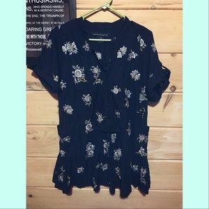 FRENCH CONNECTION / Navy Blue floral top