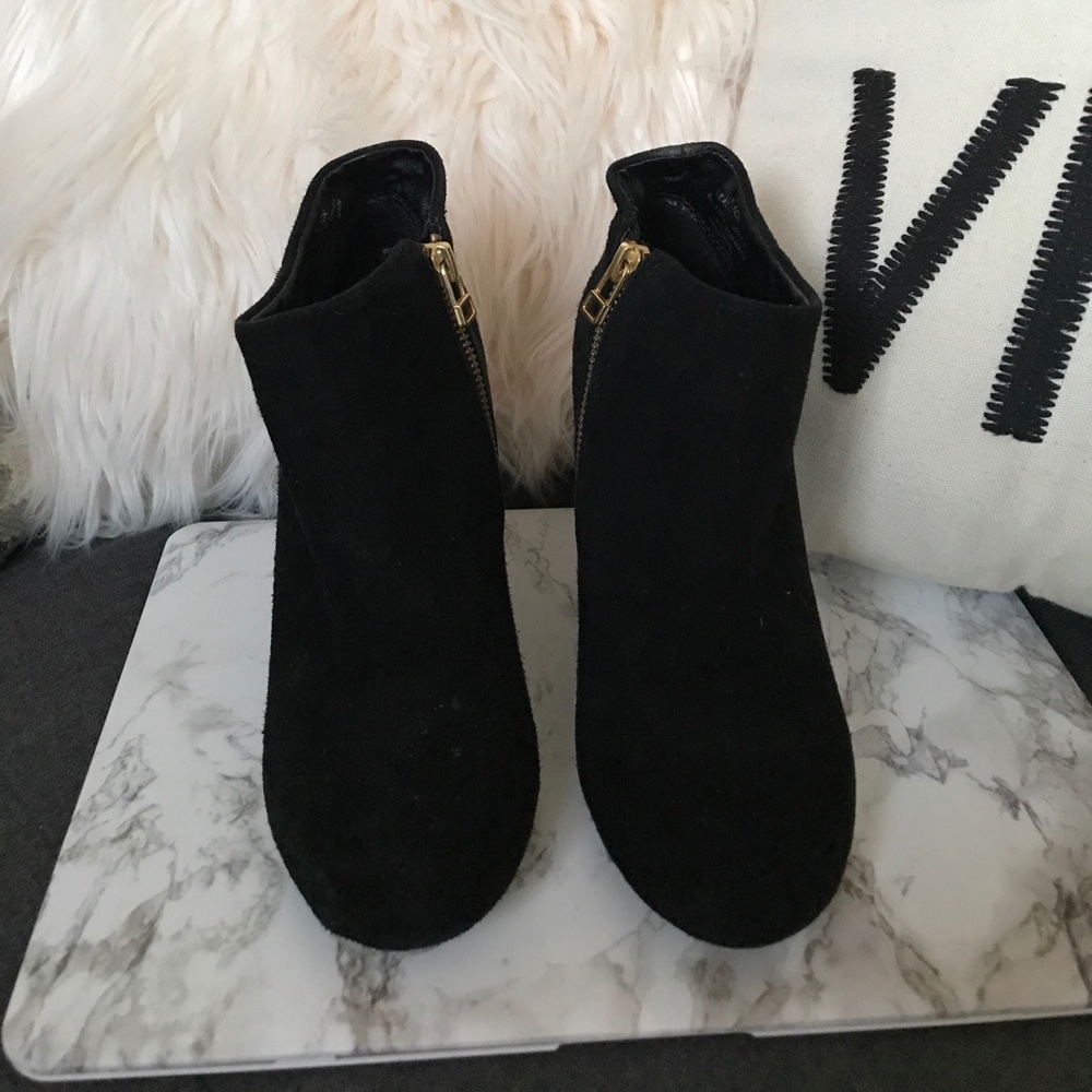 Black suede Steve Madden booties shoes