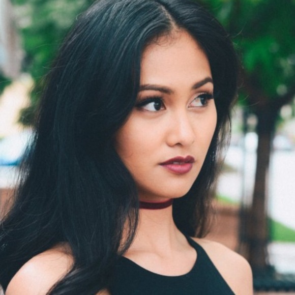 Red Wine Skinny Velvet Adjustable Strap Choker - Picture 2 of 4