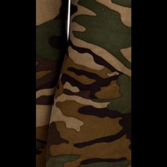 Camo Leggings - Picture 2 of 2
