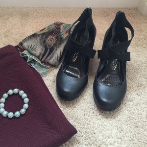 Kenneth Cole Reaction Wedges