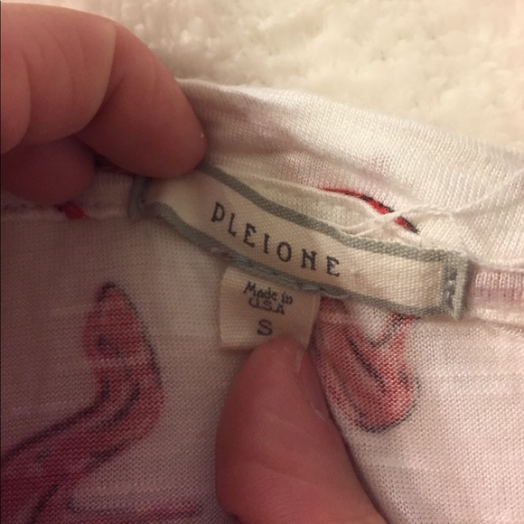 *Red high heel print graphic short sleeve t-shirt - Picture 4 of 5