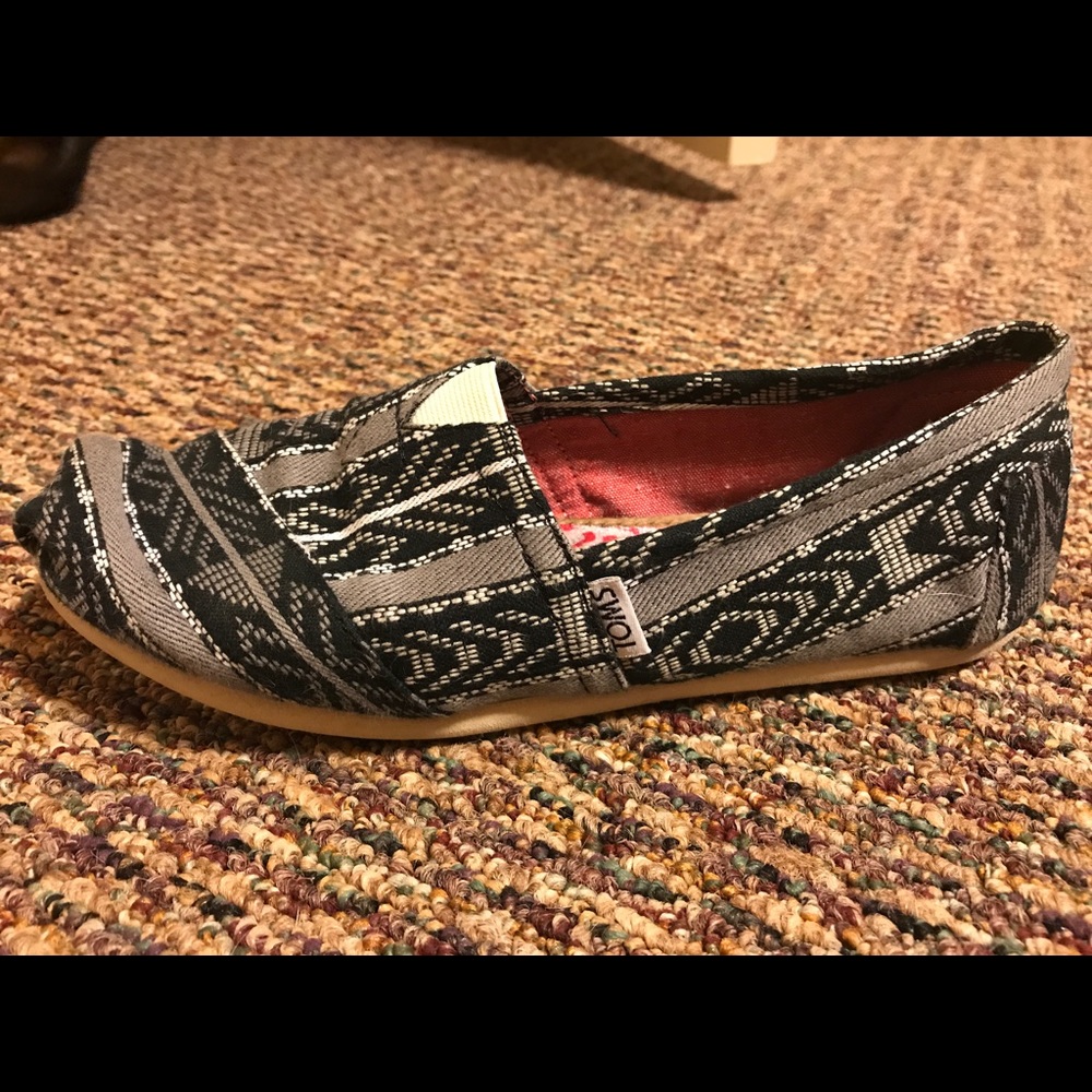 TOMS patterned classics