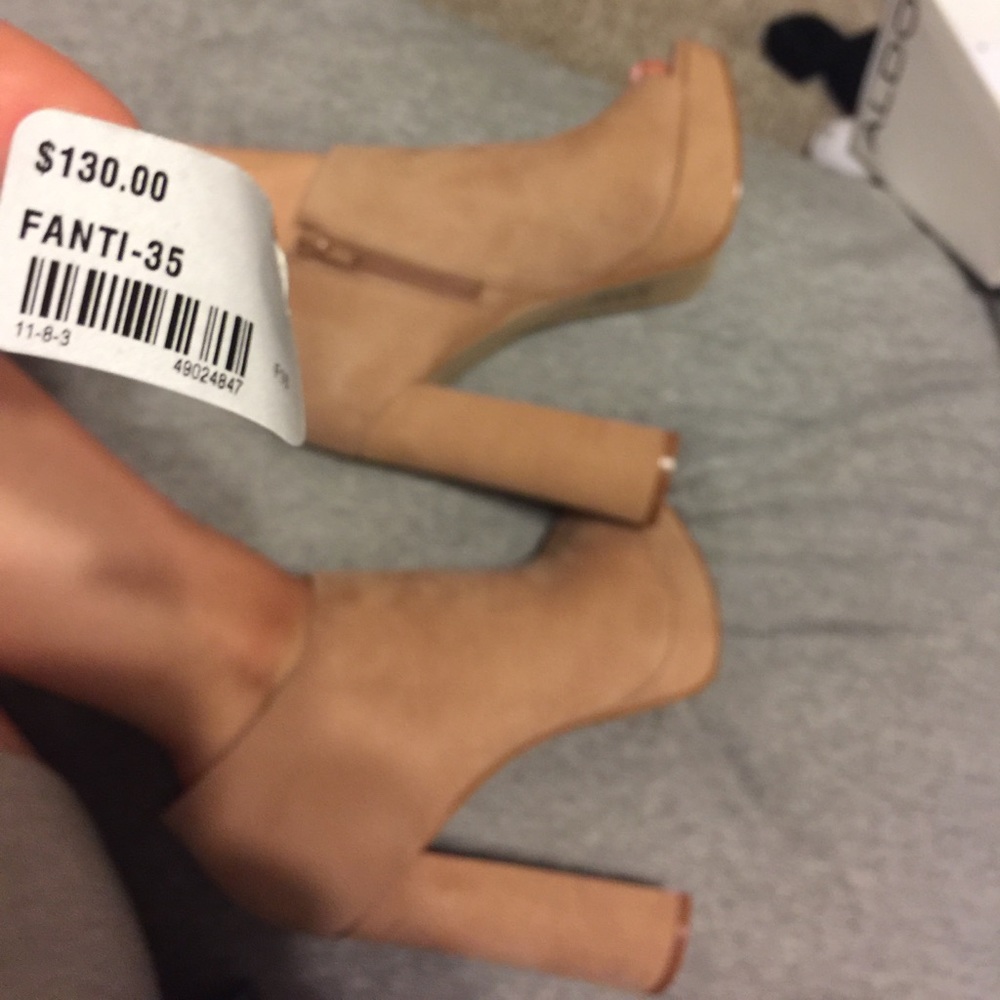 Fanti Aldo boots / booties / heals ! Tope color