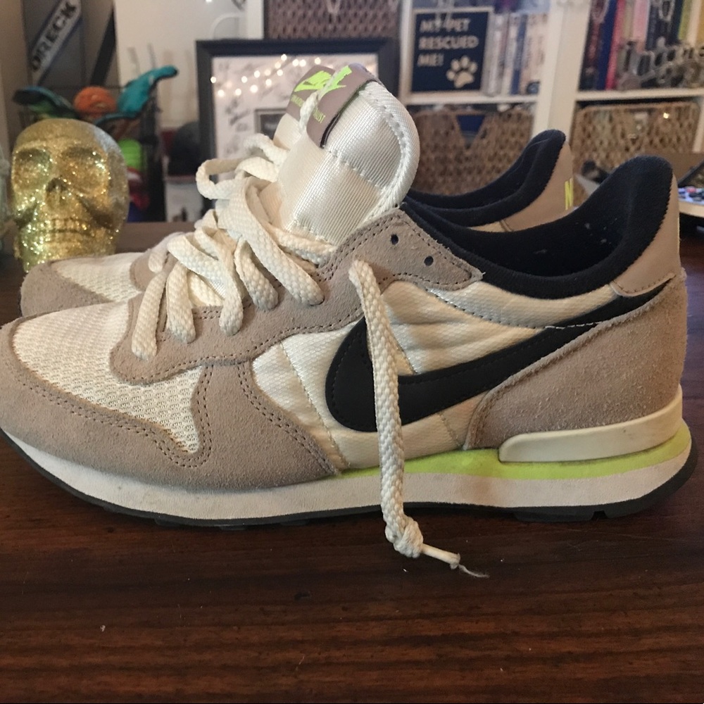 Nike Internationalist