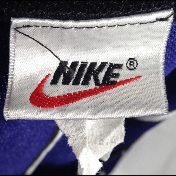 Vintage Nike Kids Basketball Jersey - Picture 6 of 6