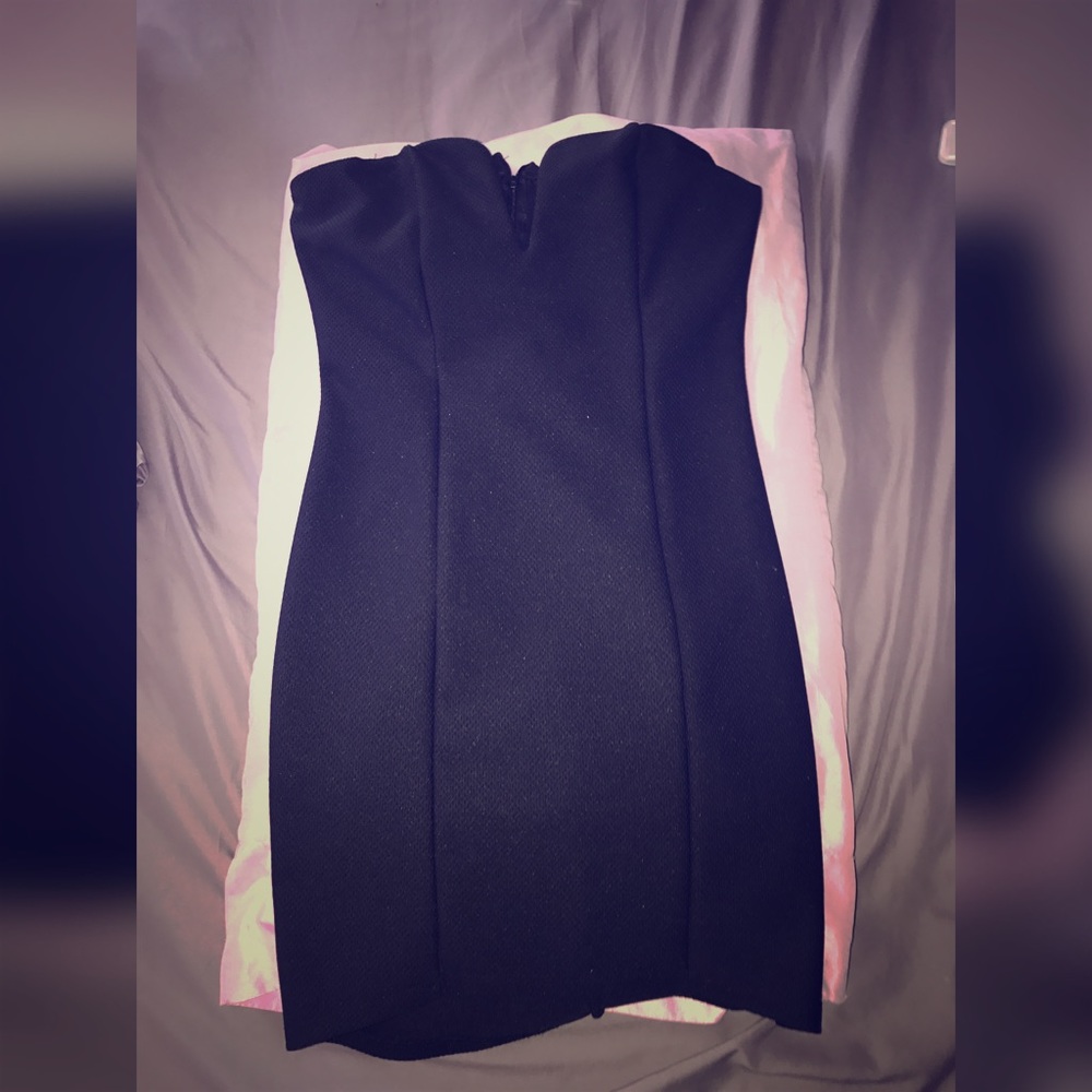 Super cute black strapless dress!