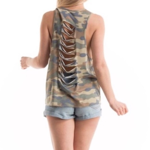 NWT 1 Left Cool Camo Cut Out Back Details Tank - Picture 2 of 3