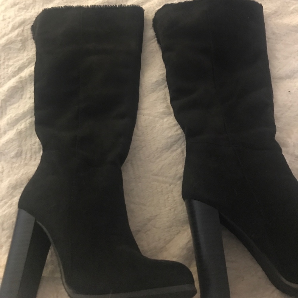 Size 6 suede boots