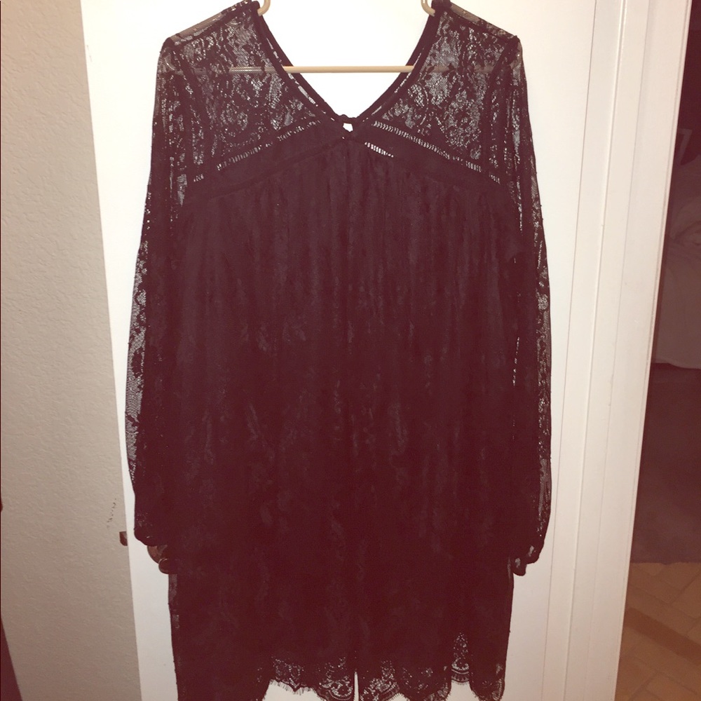 Black long sleeve lace dress