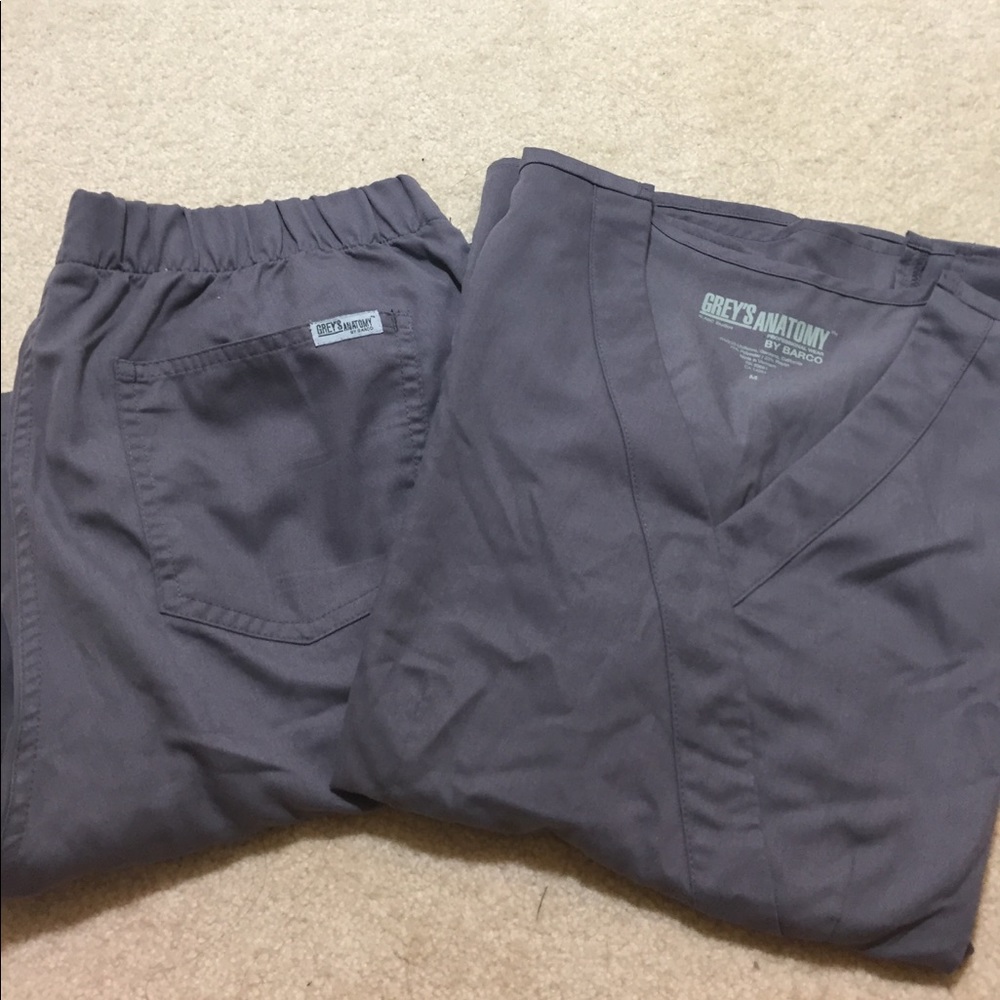 Grey's Anatomy scrub set in nickel size M