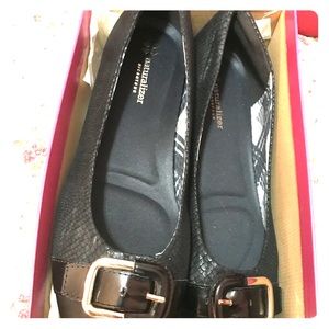 Size 11 flats. They are brand new never used!