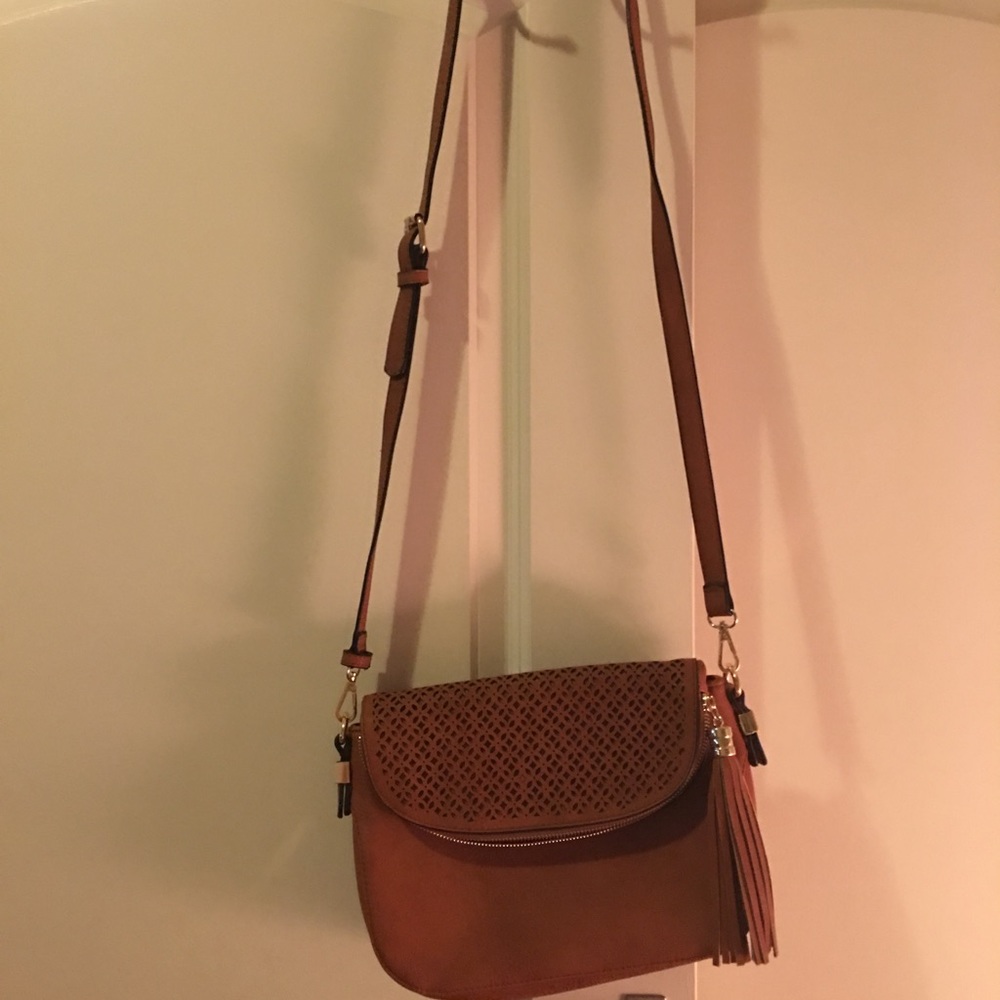 Super cute brown crossbody! Never used. NWOT.