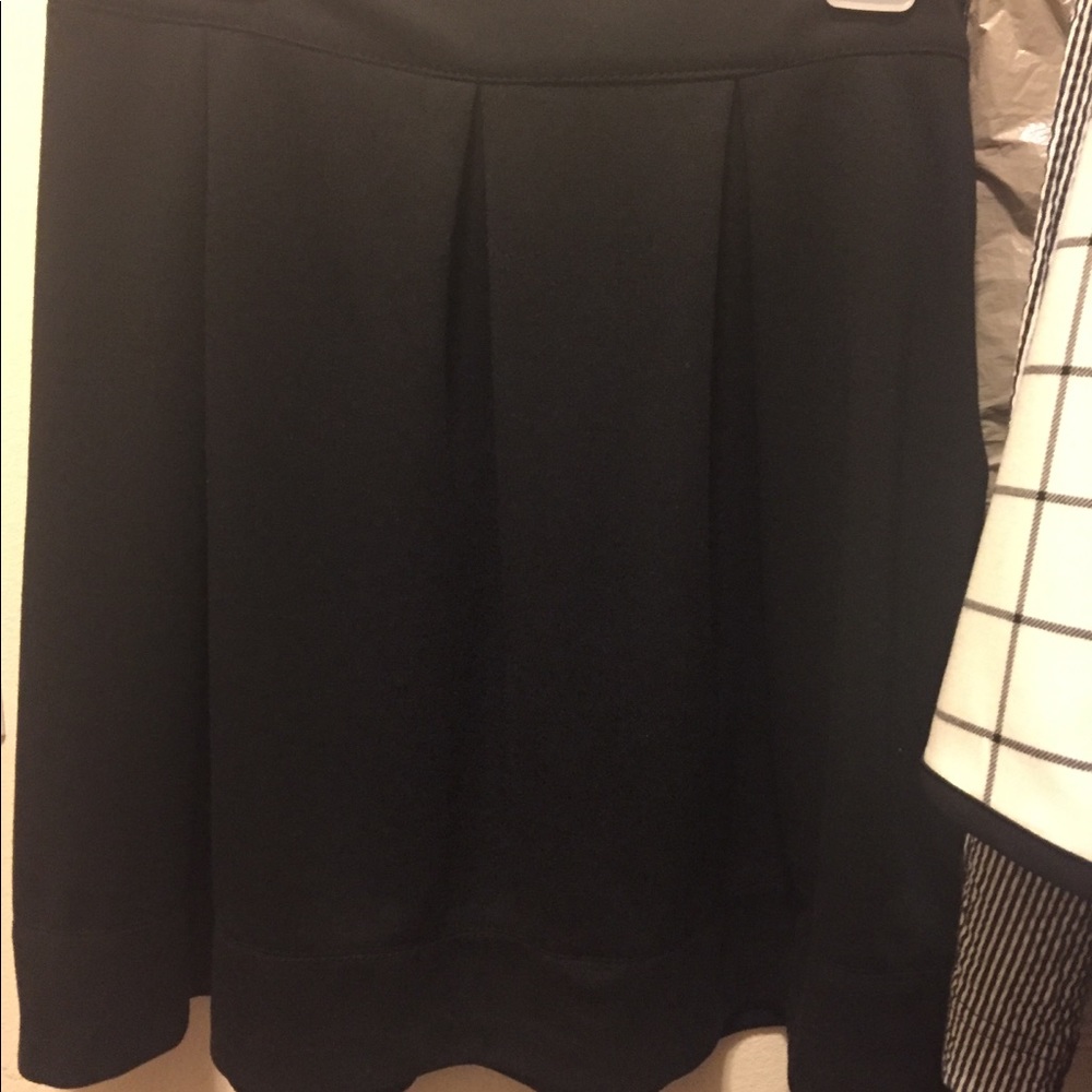 Black pleated skirt