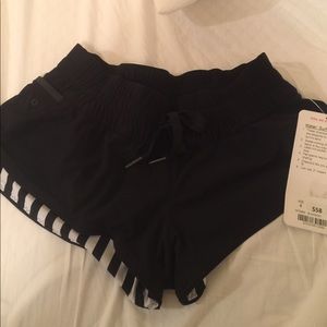 Brand new lululemon shorts perfect for the water!