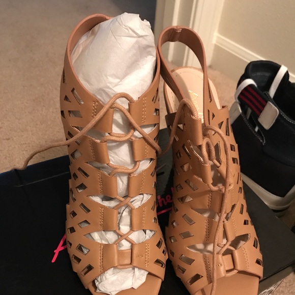 New lace up heels camel tan color - Picture 2 of 5