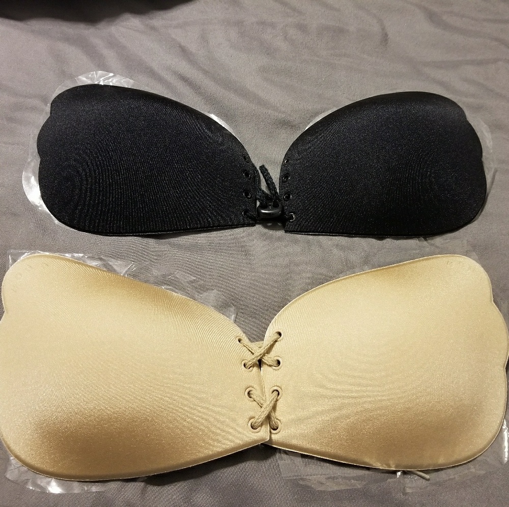 Self adhesive strapless invisible bra