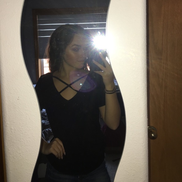 Black t shirt - Picture 2 of 3