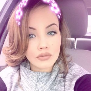 Meet your Posher, Kayla