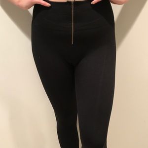 ⭐️Thick knit leggings