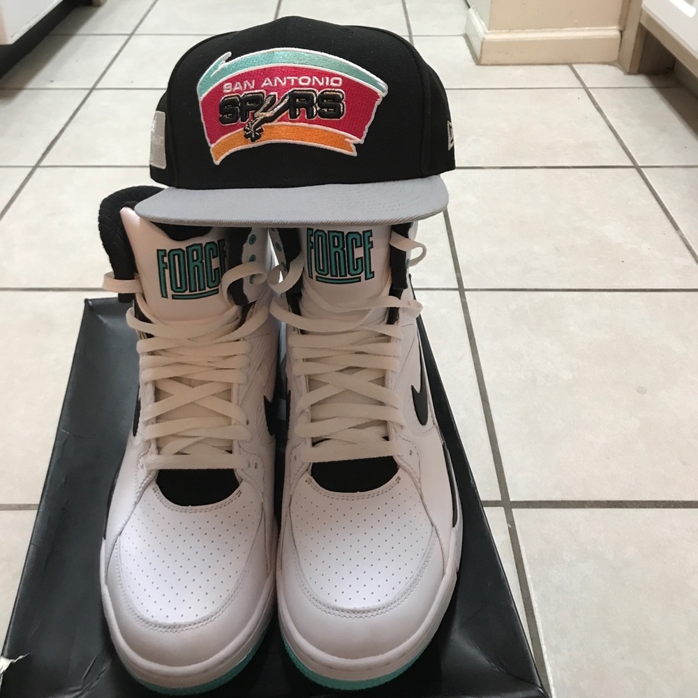 Nike Air Command Force Size 12 Spurs logo snapback