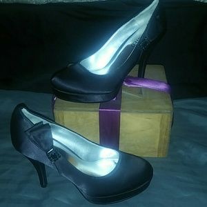 Kenneth Cole Unlisted Satin Heels