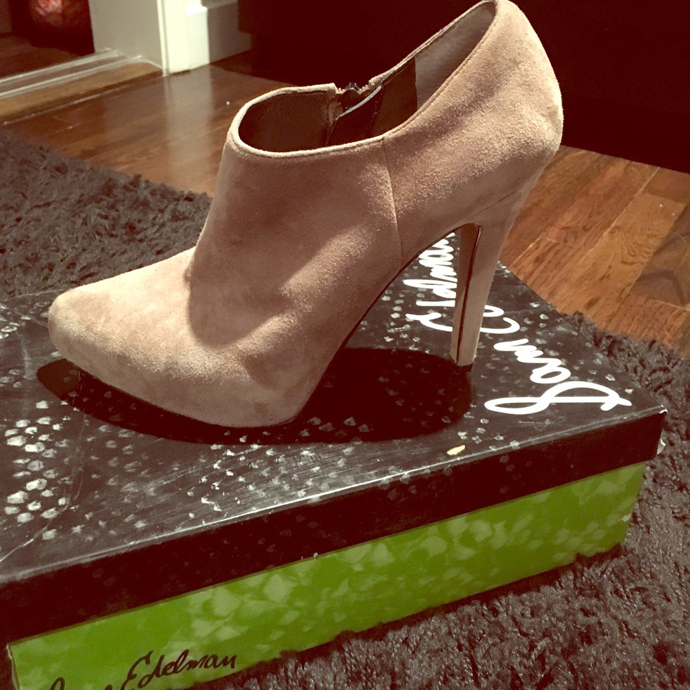 Sam Edelman S-Ria Putty Suede booties