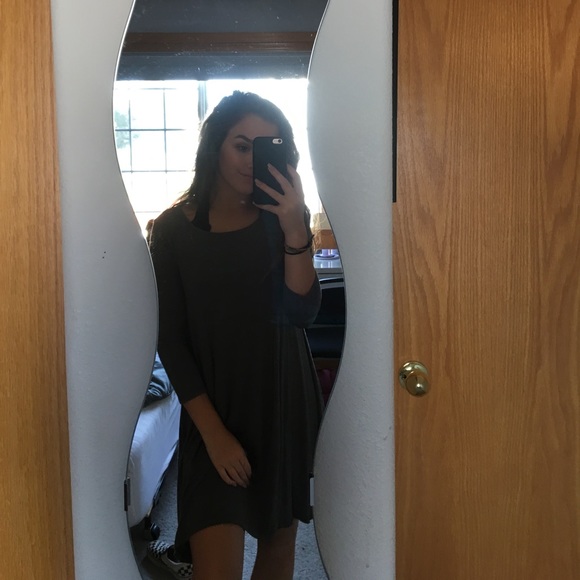 Grey flowy dress - Picture 3 of 3