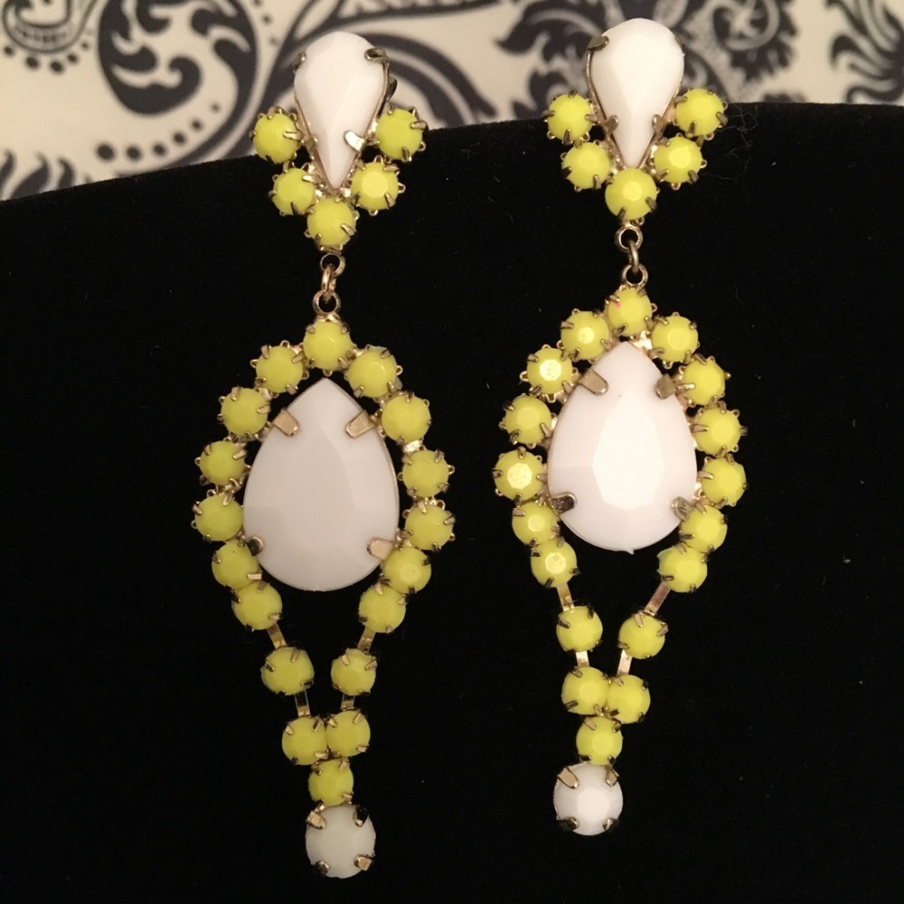 Neon yellow and white Whitestone earrings - Picture 3 of 5