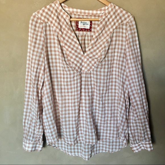 Anthropologie Tops - Anthropologie Holding Horses top