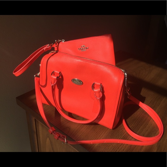 Coach Crossgrain Mini Bennett Satchel & Wristlet - Picture 1 of 8