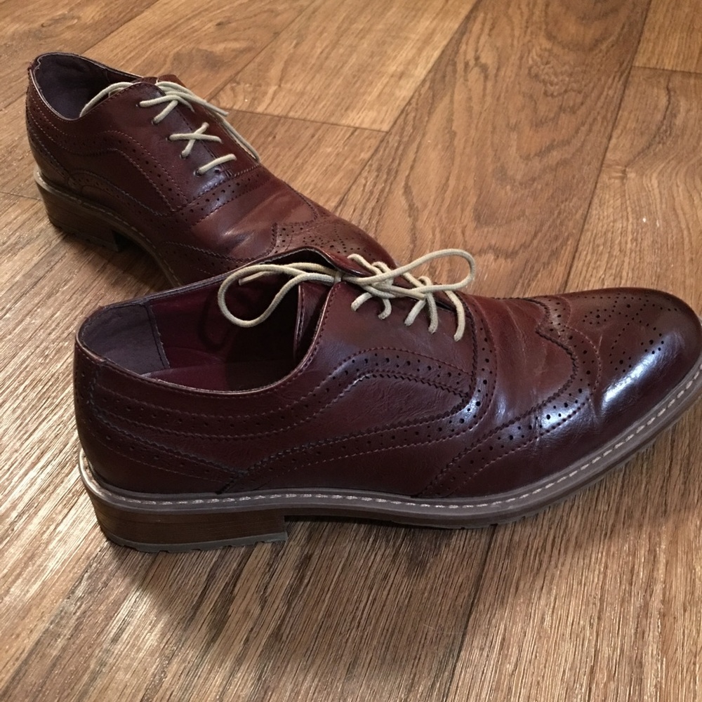 Perry Ellis wingtip oxford