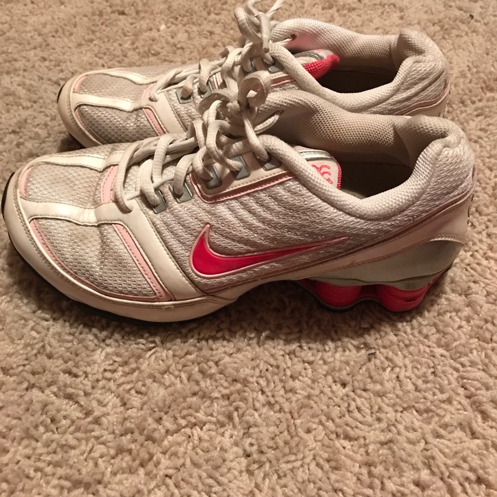 Women's Nike Tennis Shoe