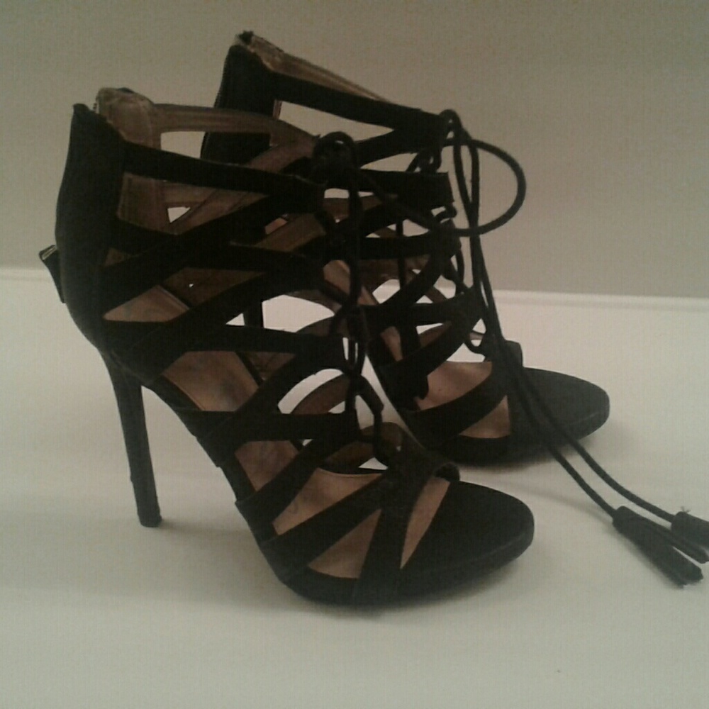 heels - Picture 3 of 4