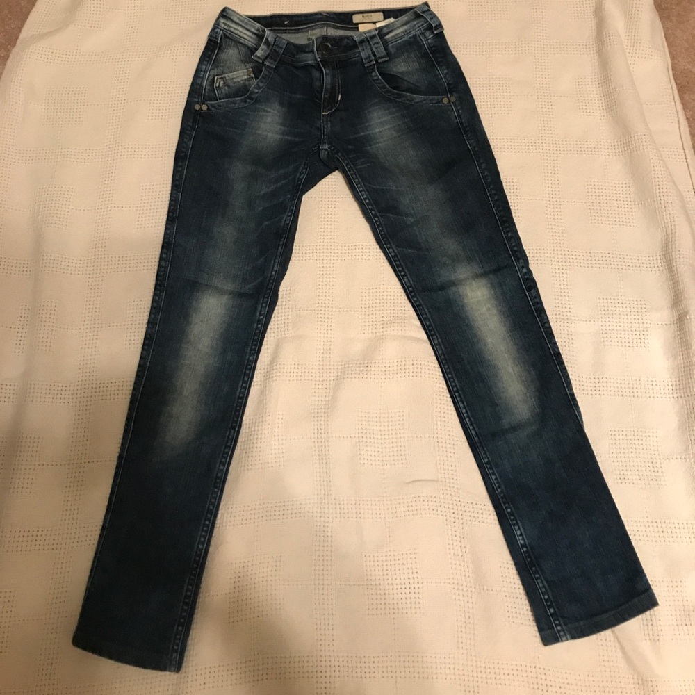 27 H&M &SQIN Low Waist Slim Leg Dark Washed Jeans