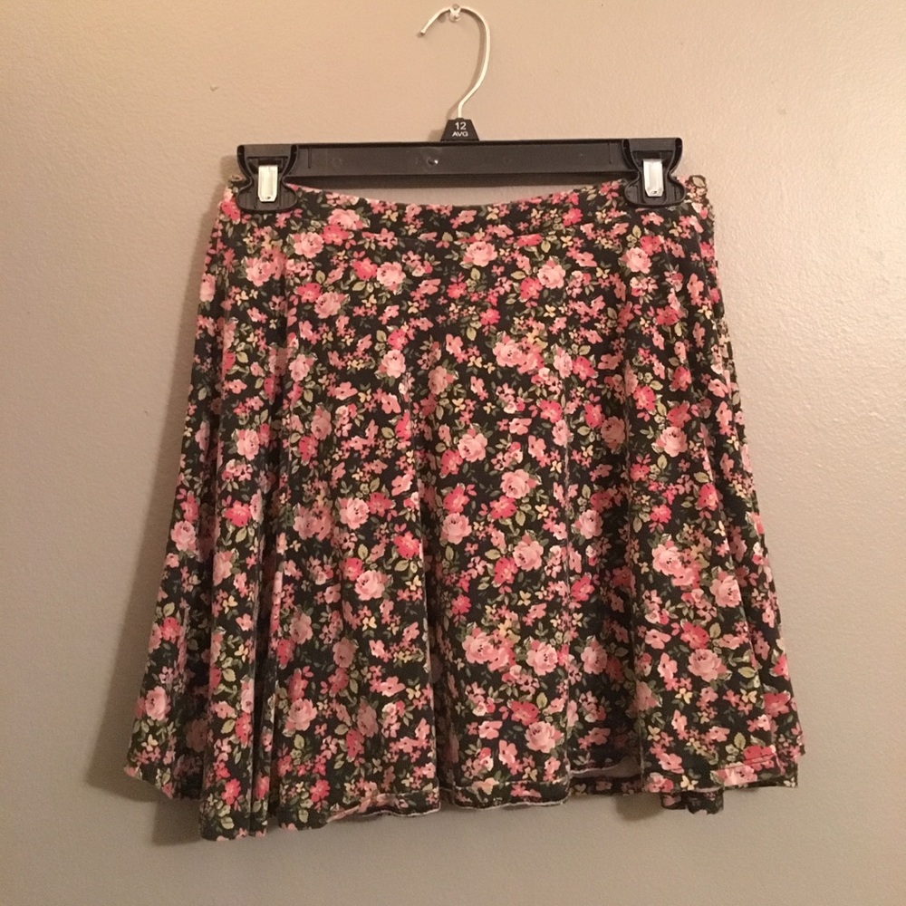 Floral mini skirt