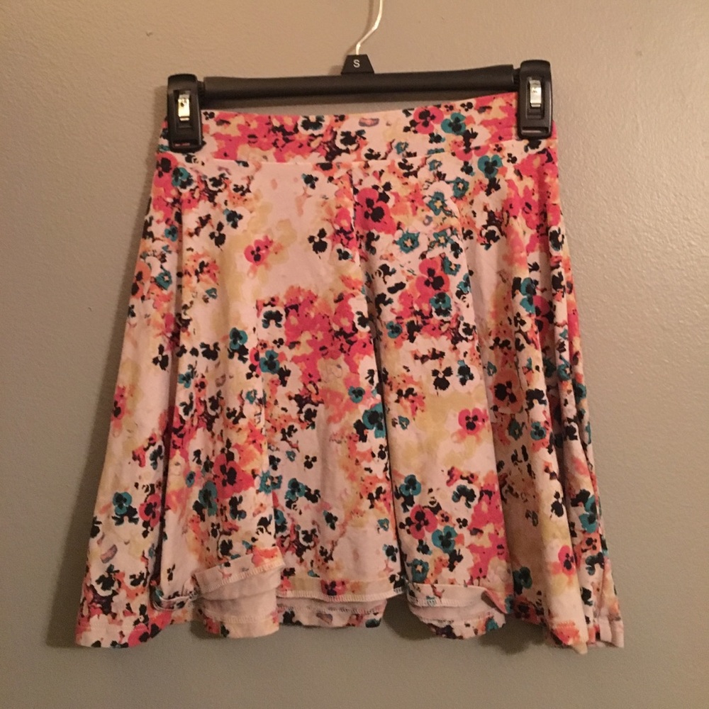 Floral mini skirt