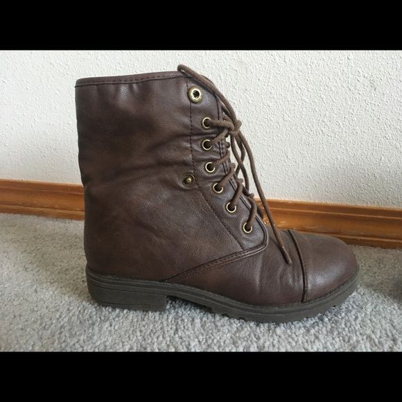 brown combat boots - Picture 3 of 3
