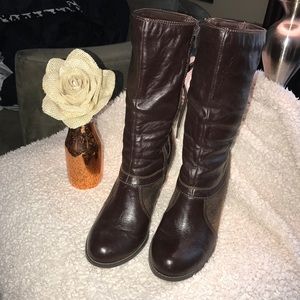 Mid calf brown boot - great for fall