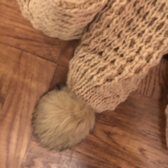 H&M Scarf - Picture 3 of 4